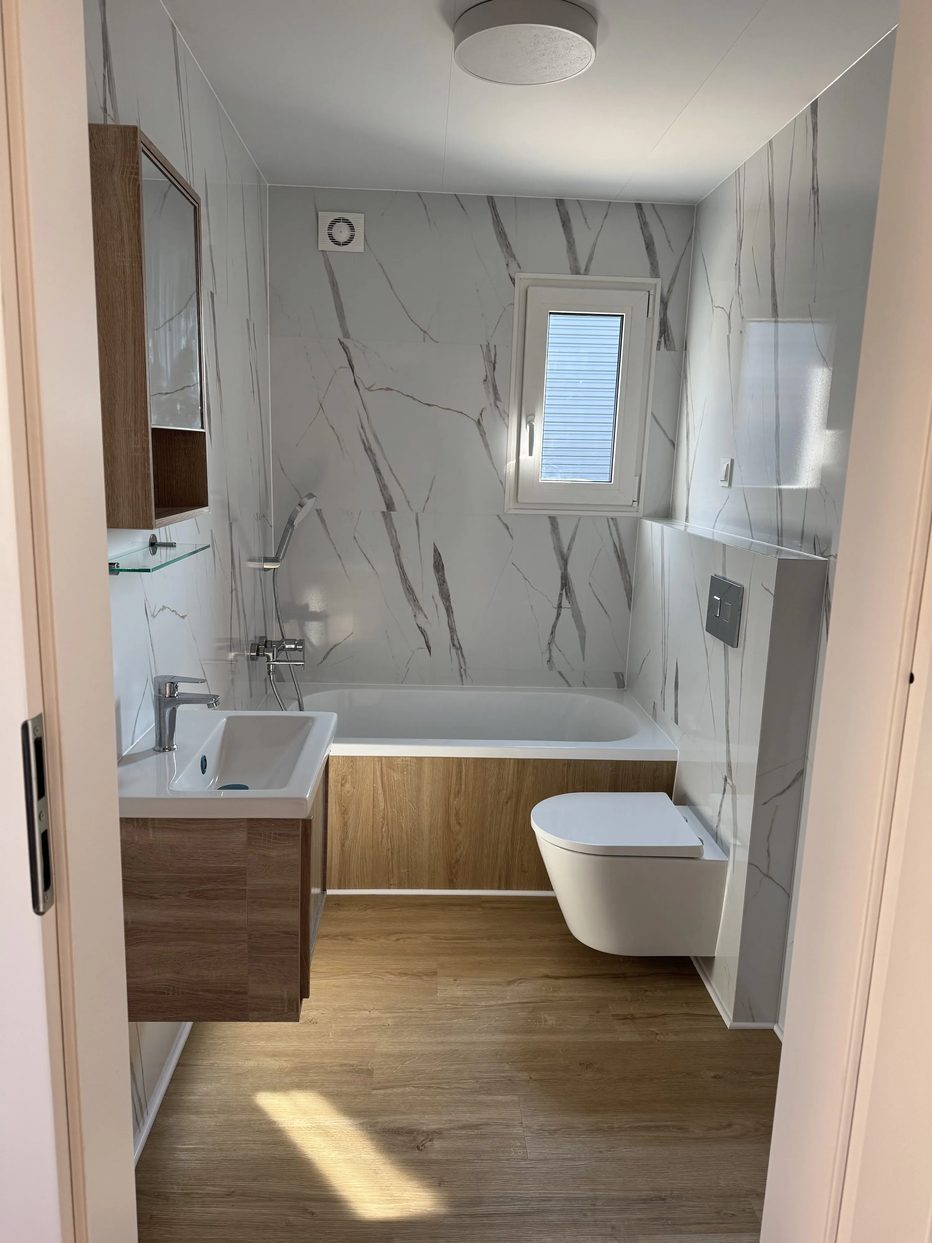 LIMA — pokoj